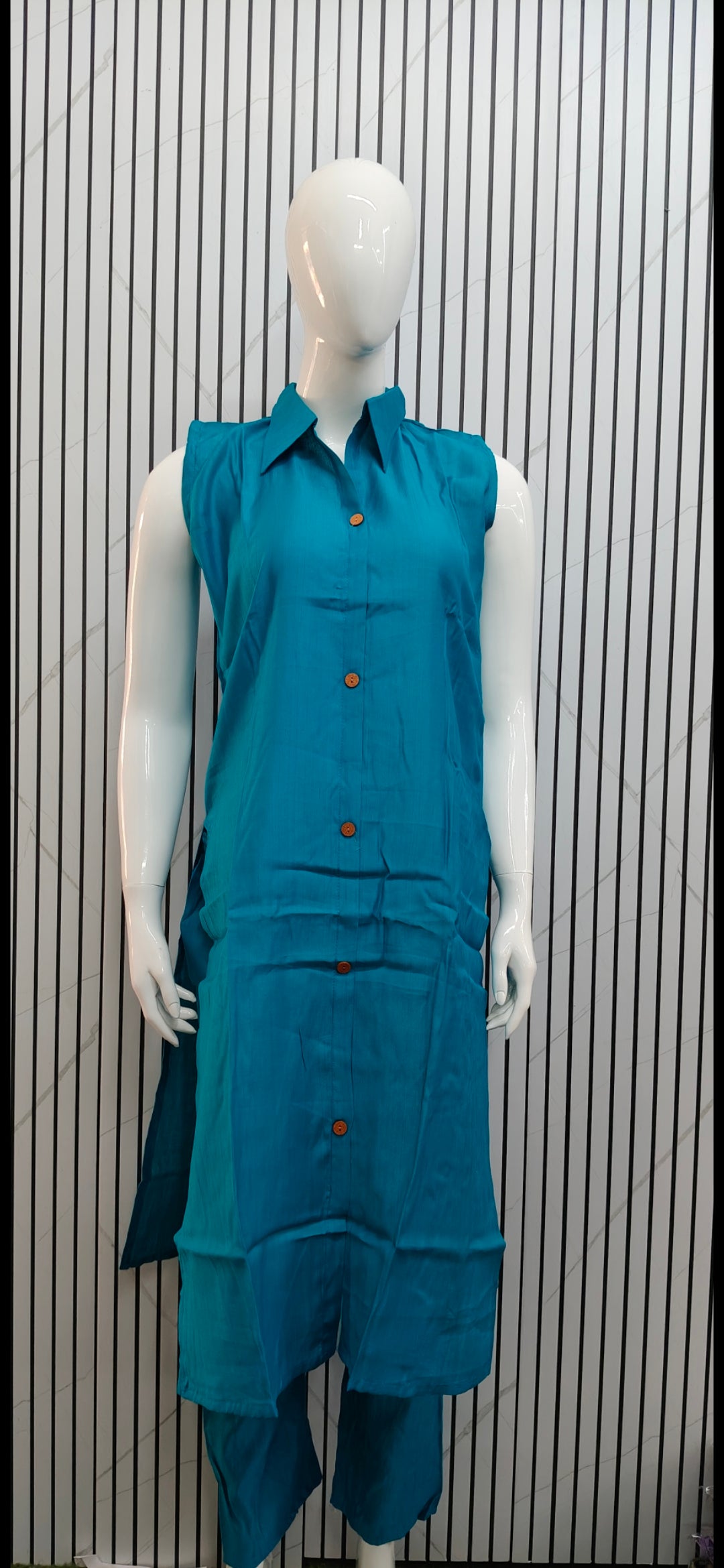 Vertican sleeveless cord set